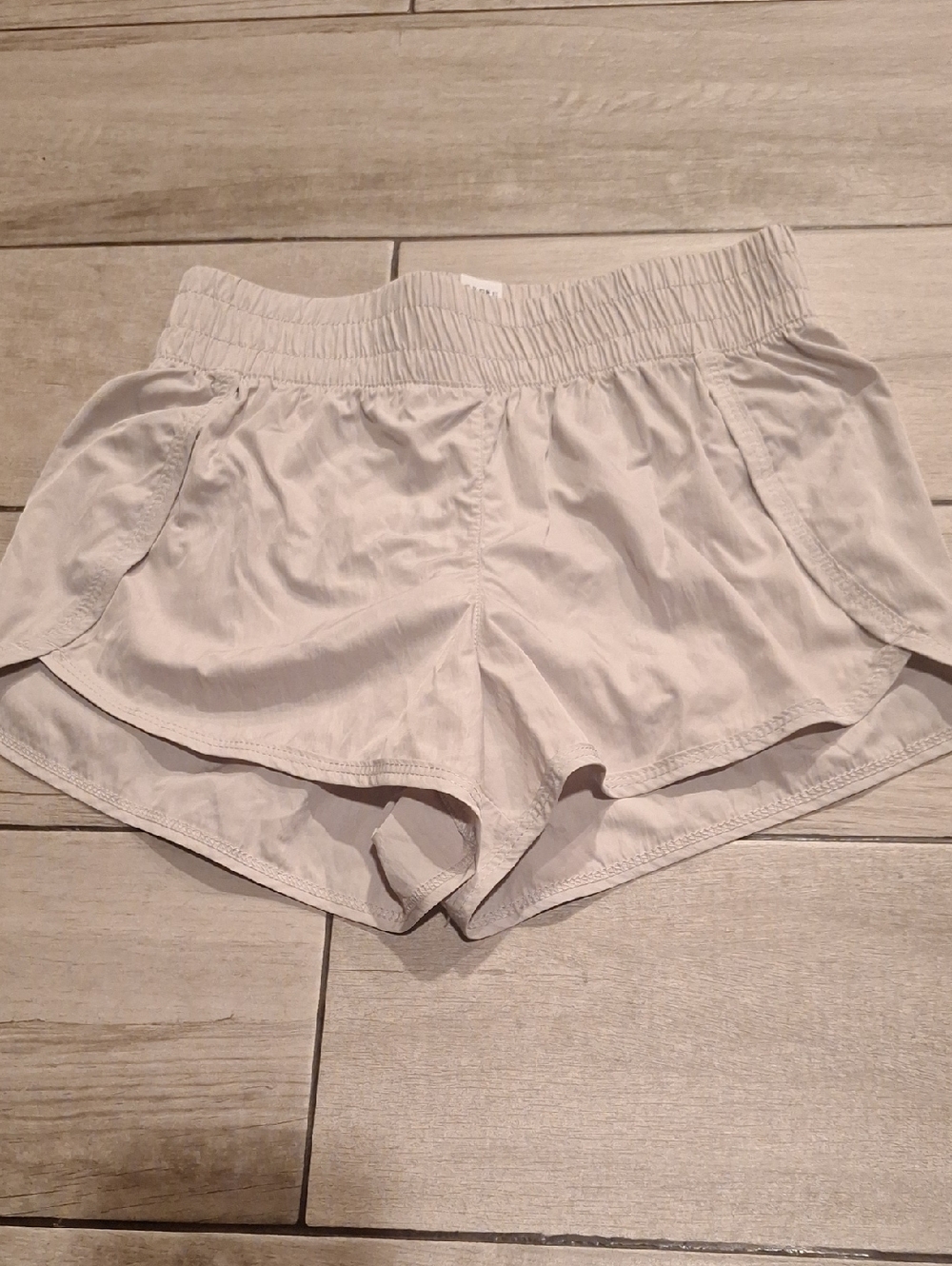 🍁Yogalicious Khaki Radiant Commuter Athletic Shorts with Elastic Waist🍦